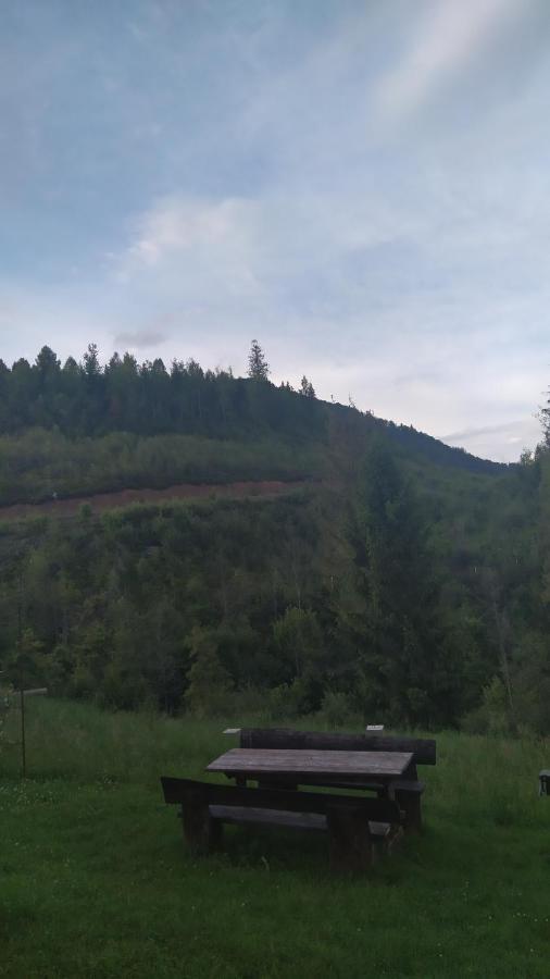Родинна Оселя สลาฟสเก ภายนอก รูปภาพ