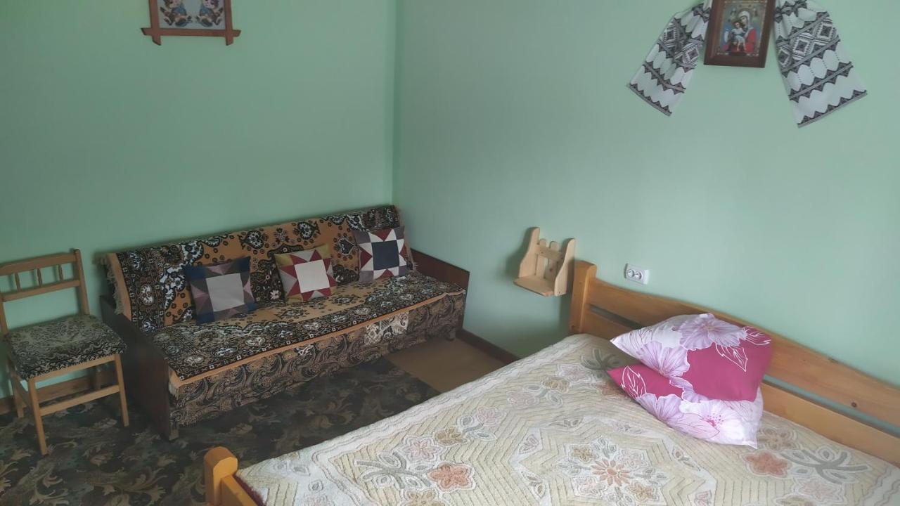 Родинна Оселя สลาฟสเก ภายนอก รูปภาพ